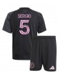 Billige Inter Miami Sergio Busquets #5 Bortedraktsett Barn 2025-26 Kortermet (+ Korte bukser)
